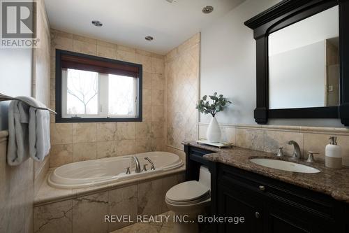 14227 Trafalgar Road, Halton Hills, ON - Indoor Photo Showing Bathroom