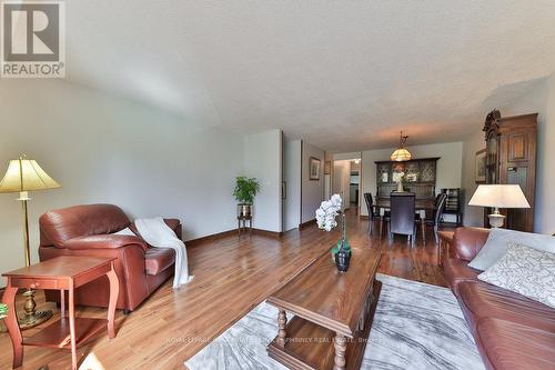 2420 Mainroyal Street, Mississauga, ON - Indoor Photo Showing Living Room