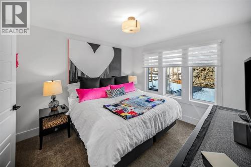 1910 48 Avenue Sw, Calgary, AB - Indoor Photo Showing Bedroom