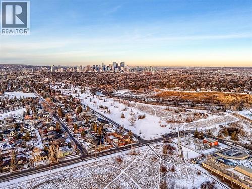 1910 48 Avenue Sw, Calgary, AB - Outdoor With View