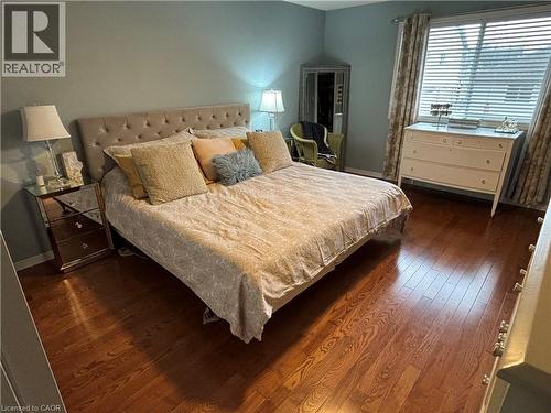 111 Duncairn Crescent, Hamilton, ON - Indoor Photo Showing Bedroom