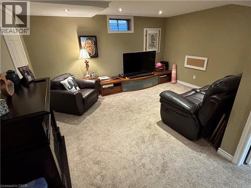 111 Duncairn Crescent, Hamilton, ON - Indoor Photo Showing Other Room