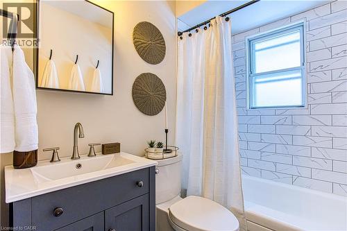 111 Leitch Drive, Grimsby, ON 