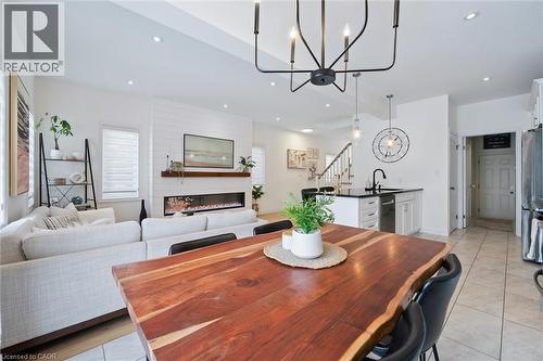 447 Moorlands Crescent, Kitchener, ON - Indoor Photo Showing Living Room