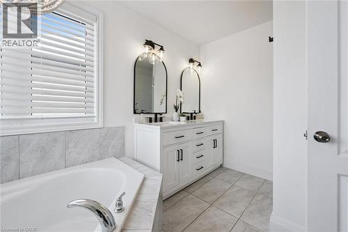 447 Moorlands Crescent, Kitchener, ON - Indoor Photo Showing Bathroom