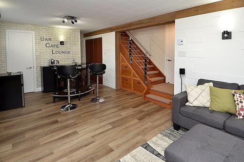 Salle familiale - 60 Rue J.-A.-Tardif, Beaupré, QC - Indoor