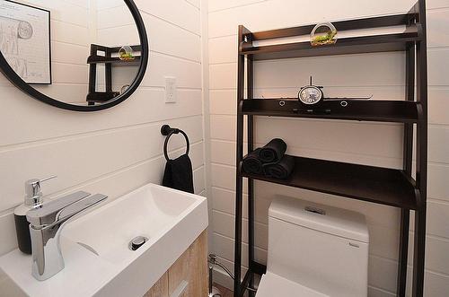 Salle d'eau - 60 Rue J.-A.-Tardif, Beaupré, QC - Indoor Photo Showing Other Room