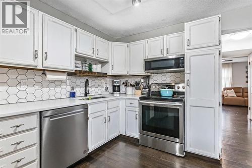 29 Green Meadow Crescent, Strathmore, AB - Indoor Photo Showing Kitchen