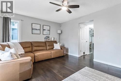 29 Green Meadow Crescent, Strathmore, AB - Indoor Photo Showing Living Room