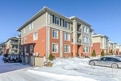 4-750 Rue des Sureaux  Boucherville, QC J4B 0C8