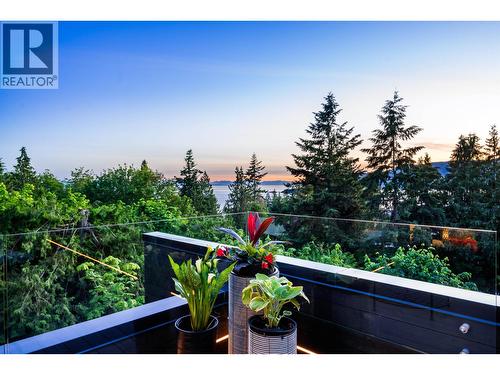 5325 Montiverdi Place, West Vancouver, BC - Outdoor