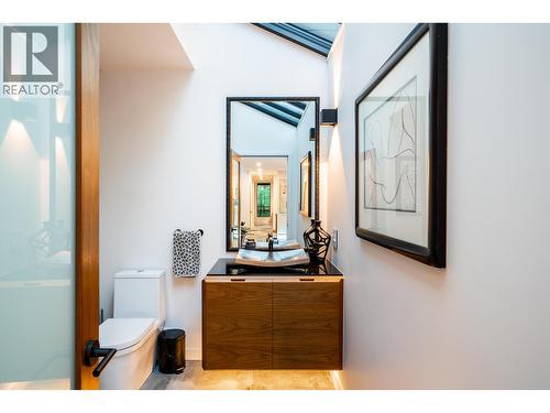 5325 Montiverdi Place, West Vancouver, BC - Indoor Photo Showing Bathroom