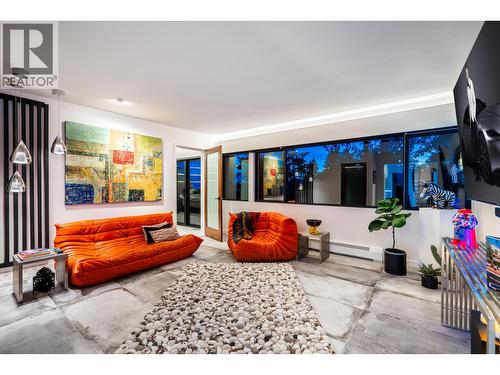 5325 Montiverdi Place, West Vancouver, BC - Indoor