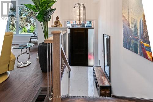 24 Cayuga Avenue, Mississauga, ON - Indoor Photo Showing Other Room