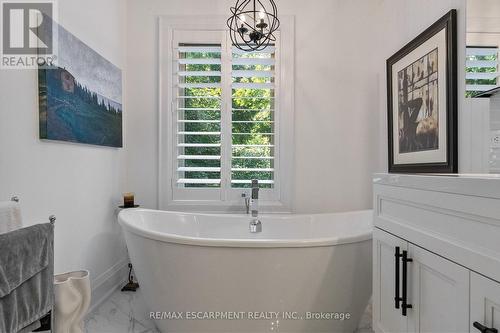 24 Cayuga Avenue, Mississauga, ON - Indoor Photo Showing Bathroom