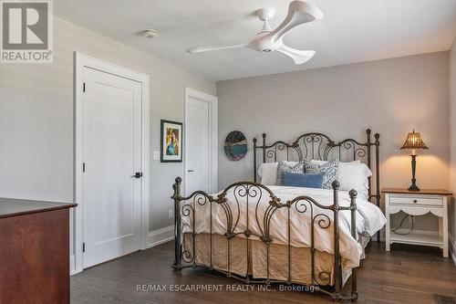 24 Cayuga Avenue, Mississauga, ON - Indoor Photo Showing Bedroom