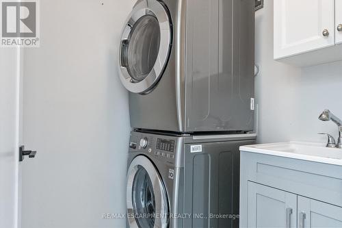 24 Cayuga Avenue, Mississauga, ON - Indoor Photo Showing Laundry Room