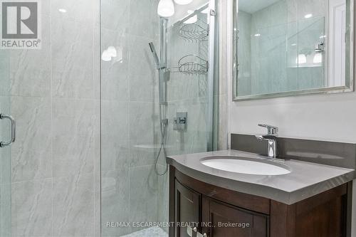 24 Cayuga Avenue, Mississauga, ON - Indoor Photo Showing Bathroom