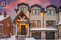 24 CAYUGA AVENUE  Mississauga, ON L5G 3S7