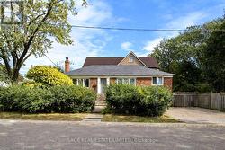 375 LAWRENCE AVENUE W  Toronto, ON M5M 1B8