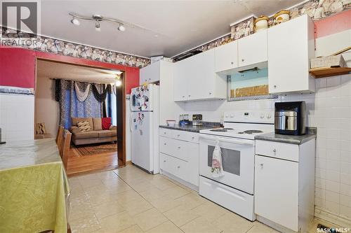 4111 Mcphail Avenue, Regina, SK - Indoor Photo Showing Kitchen
