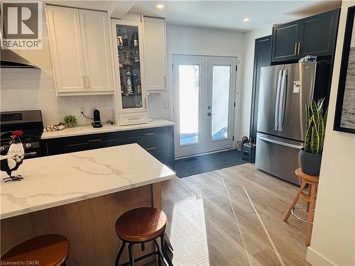 31 Weir Street S, Hamilton, ON - Indoor Photo Showing Kitchen