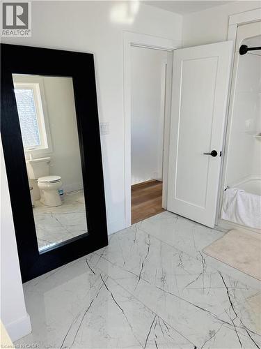 31 Weir Street S, Hamilton, ON - Indoor Photo Showing Other Room