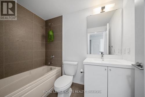 906 - 2550 Simcoe Street N, Oshawa, ON - Indoor Photo Showing Bathroom
