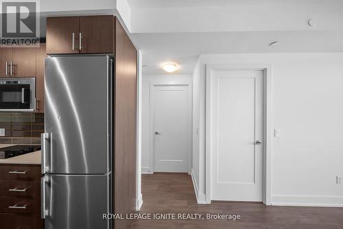 906 - 2550 Simcoe Street N, Oshawa, ON - Indoor Photo Showing Kitchen