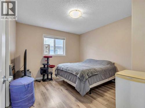 Bedroom 1 - 60 Sherwood Way Nw, Calgary, AB - Indoor Photo Showing Bedroom