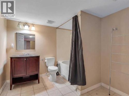 Basement Full Bath - 60 Sherwood Way Nw, Calgary, AB - Indoor Photo Showing Bathroom