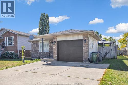 1812 Vicky Circle, Windsor, ON - Outdoor