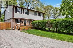 110 FAIRVIEW PLACE  Sarnia, ON N7S 4E1