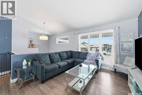 536 Palmer Crescent, Warman, SK - Indoor Photo Showing Living Room