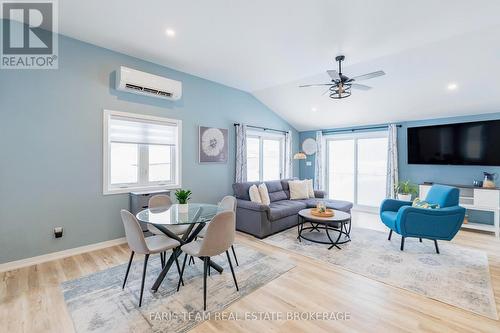 550 Second Avenue, Tay, ON - Indoor