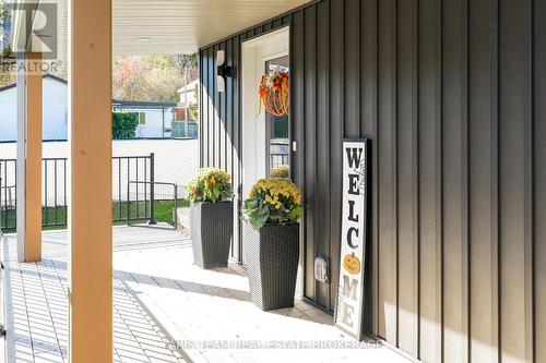 550 Second Avenue, Tay, ON - Outdoor With Exterior