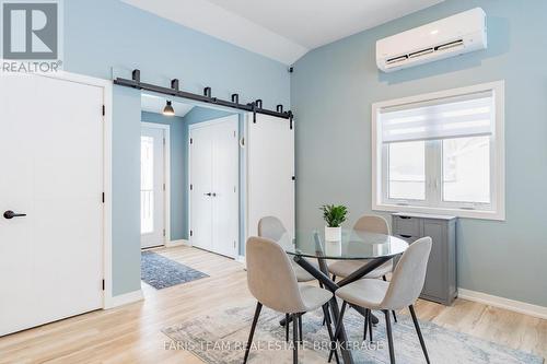 550 Second Avenue, Tay, ON - Indoor Photo Showing Dining Room