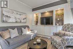 Upper unit living room - 