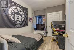 Upper unit second bedroom - 