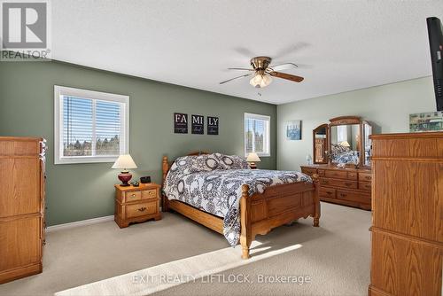 1403 Ireland Drive, Peterborough (Monaghan Ward 2), ON - Indoor Photo Showing Bedroom