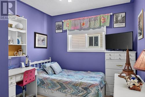 1403 Ireland Drive, Peterborough (Monaghan Ward 2), ON - Indoor Photo Showing Bedroom
