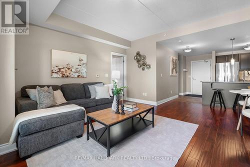 302 - 106 Bard Boulevard, Guelph, ON - Indoor Photo Showing Living Room