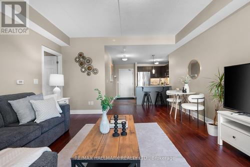 302 - 106 Bard Boulevard, Guelph, ON - Indoor Photo Showing Living Room