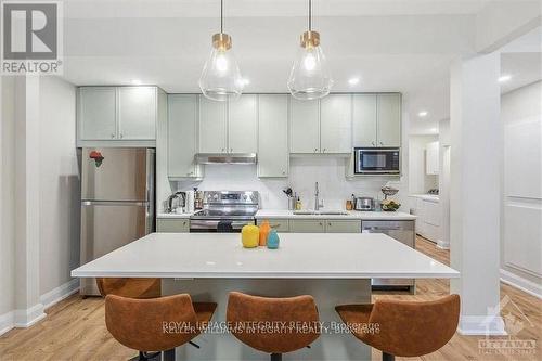 470 Besserer Street, Ottawa, ON - Indoor Photo Showing Kitchen With Upgraded Kitchen