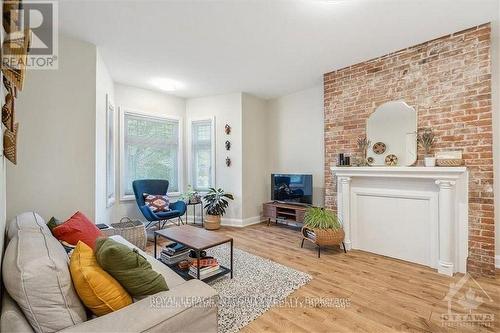 470 Besserer Street, Ottawa, ON - Indoor Photo Showing Living Room With Fireplace