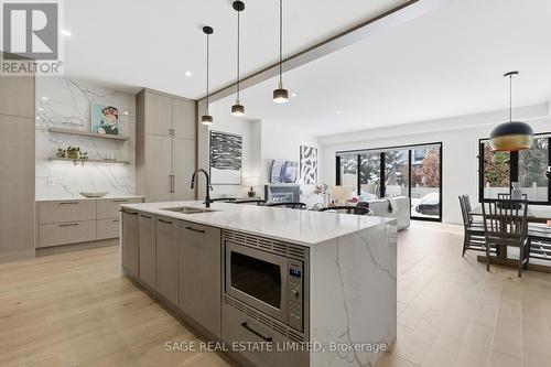 10 Brant Avenue, Mississauga, ON - Indoor Photo Showing Kitchen With Double Sink With Upgraded Kitchen