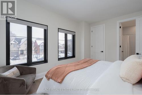 10 Brant Avenue, Mississauga, ON - Indoor Photo Showing Bedroom