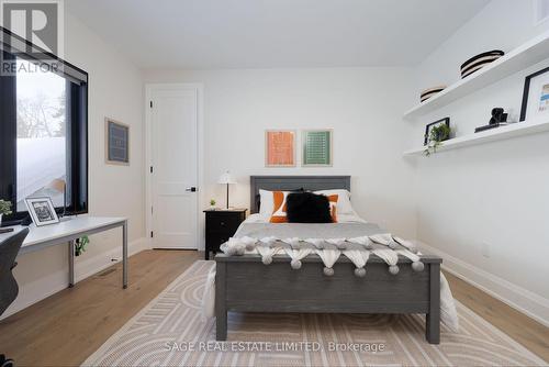 10 Brant Avenue, Mississauga, ON - Indoor Photo Showing Bedroom