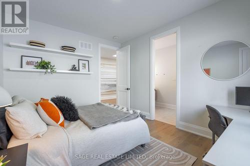 10 Brant Avenue, Mississauga, ON - Indoor Photo Showing Bedroom