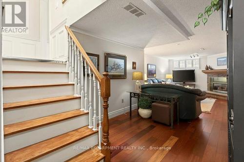 4017 Kingston Court, Burlington, ON - Indoor Photo Showing Other Room